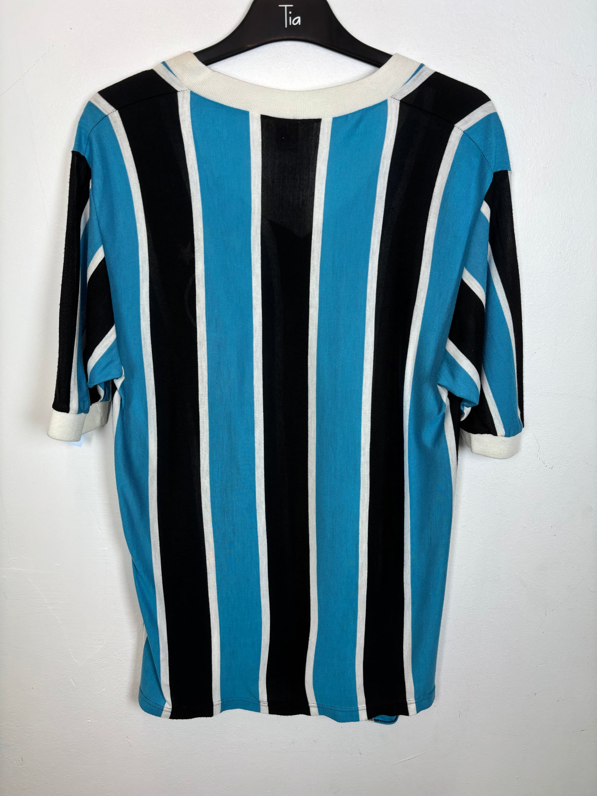 Back view of Campea Gremio 1985 home shirt in excellent vintage condition, size L