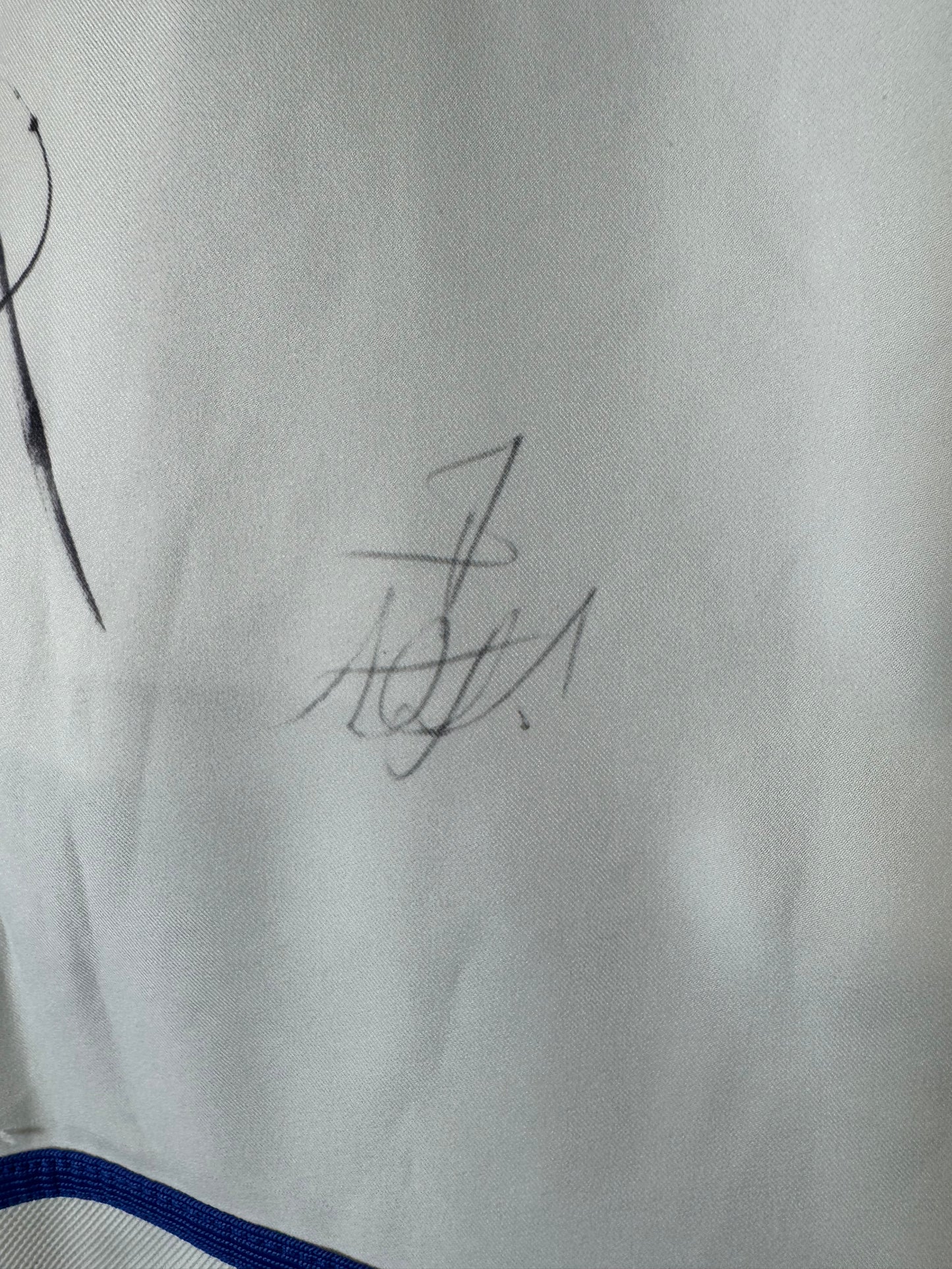 Nike Leeds Home 02/03 Smith signed? Kids incl shorts - 8/10