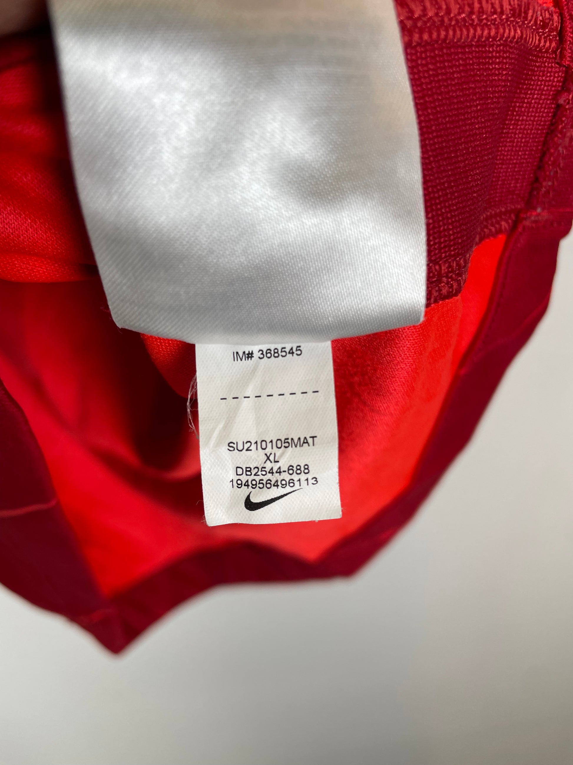 Liverpool 21/22 home shirt Salah 11 kids size sponsor and sleeve detail view in good condition