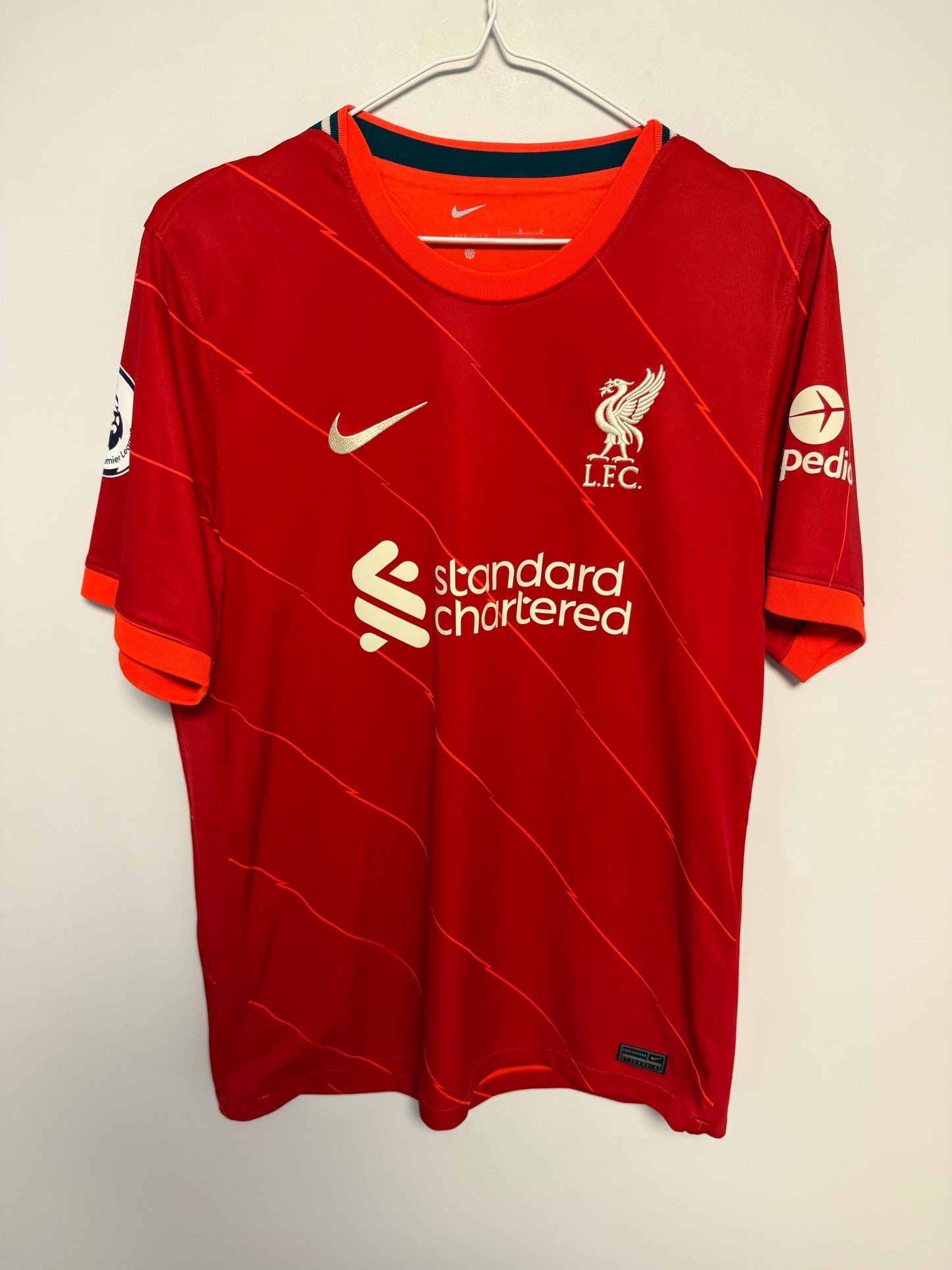 Nike Liverpool red home shirt 2021/22 featuring Henderson 14 in excellent 9/10 condition
