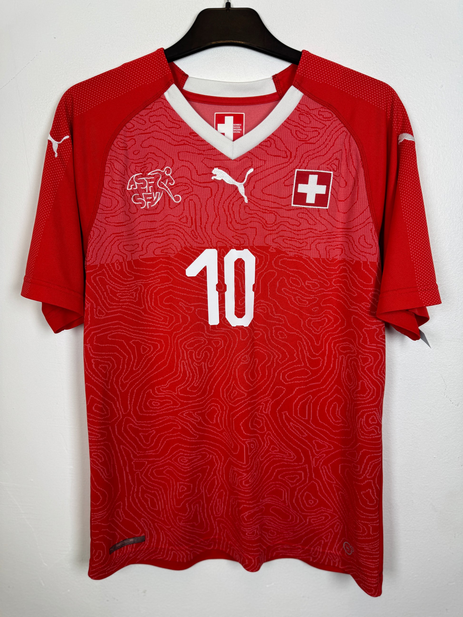 Puma Sveits hjemmedrakt 2018 Xhaka 10 – Switzerland home jersey forfra
