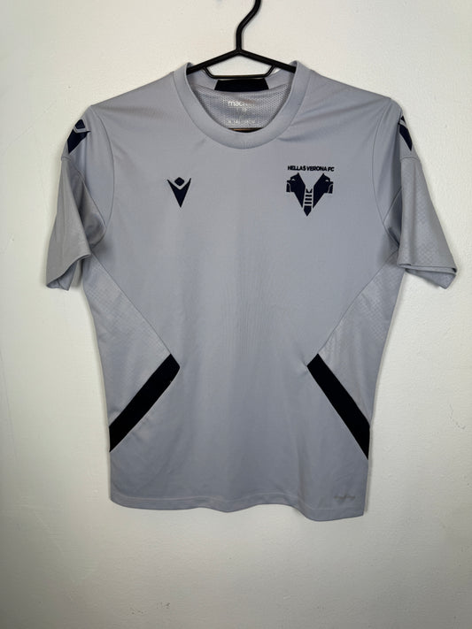 Macron Hellas Verona 2022/23 kids training shirt front in blue and yellow, Serie A training top - TheFootballIdiots