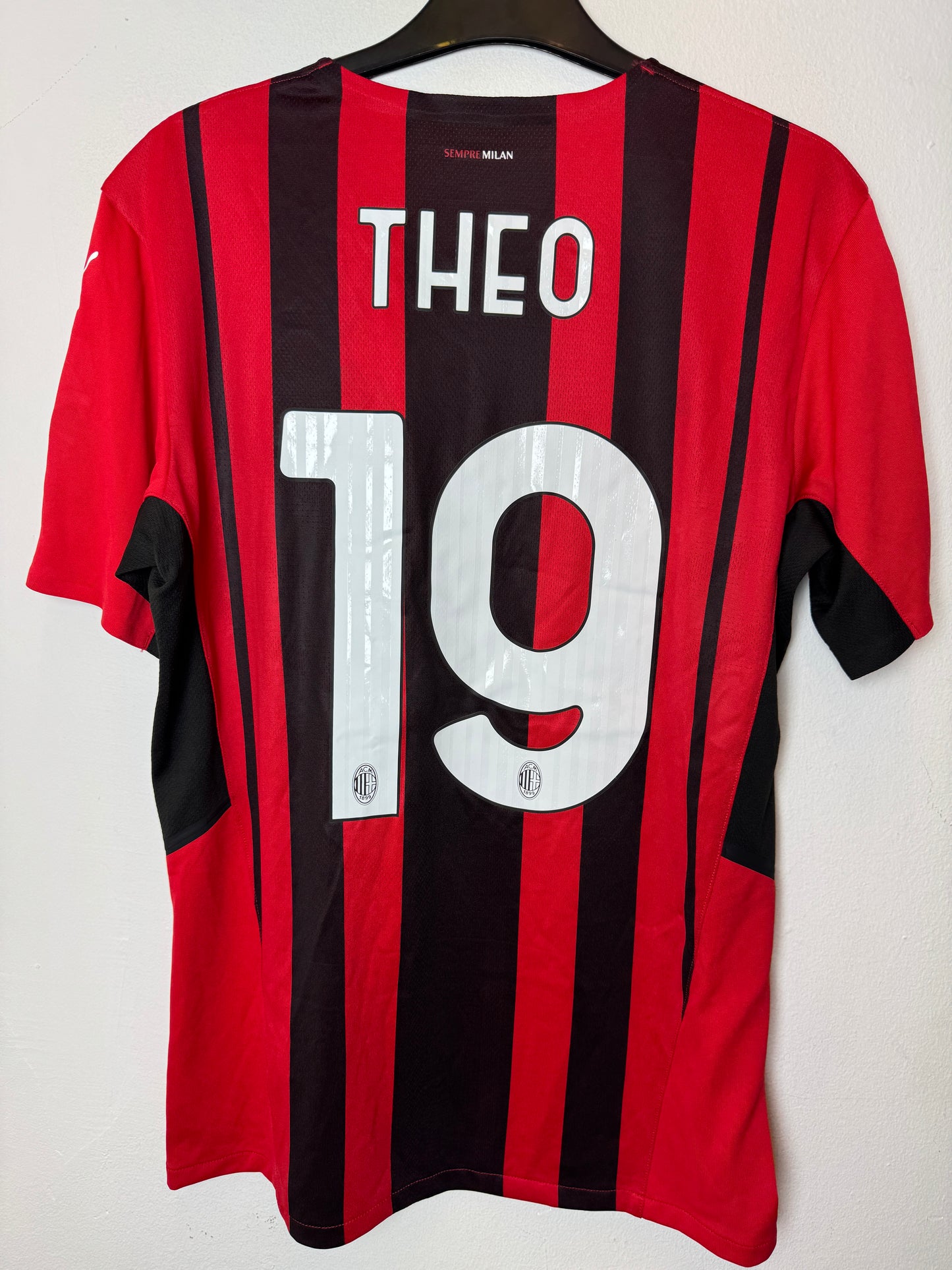 Puma AC Milan 2021-22 Home Theo 19 - 8/10