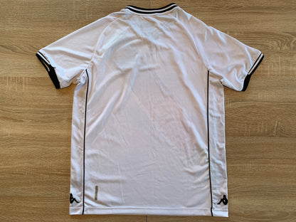 Vasco da Gama Special Edition Shirt from 2021: Worn by notable players like Germán Cano, Leandro Castan, and others during a special moment for the club. This limited edition jersey features the Vasco da Gama emblem and represents the team's identity during this remarkable occasion.