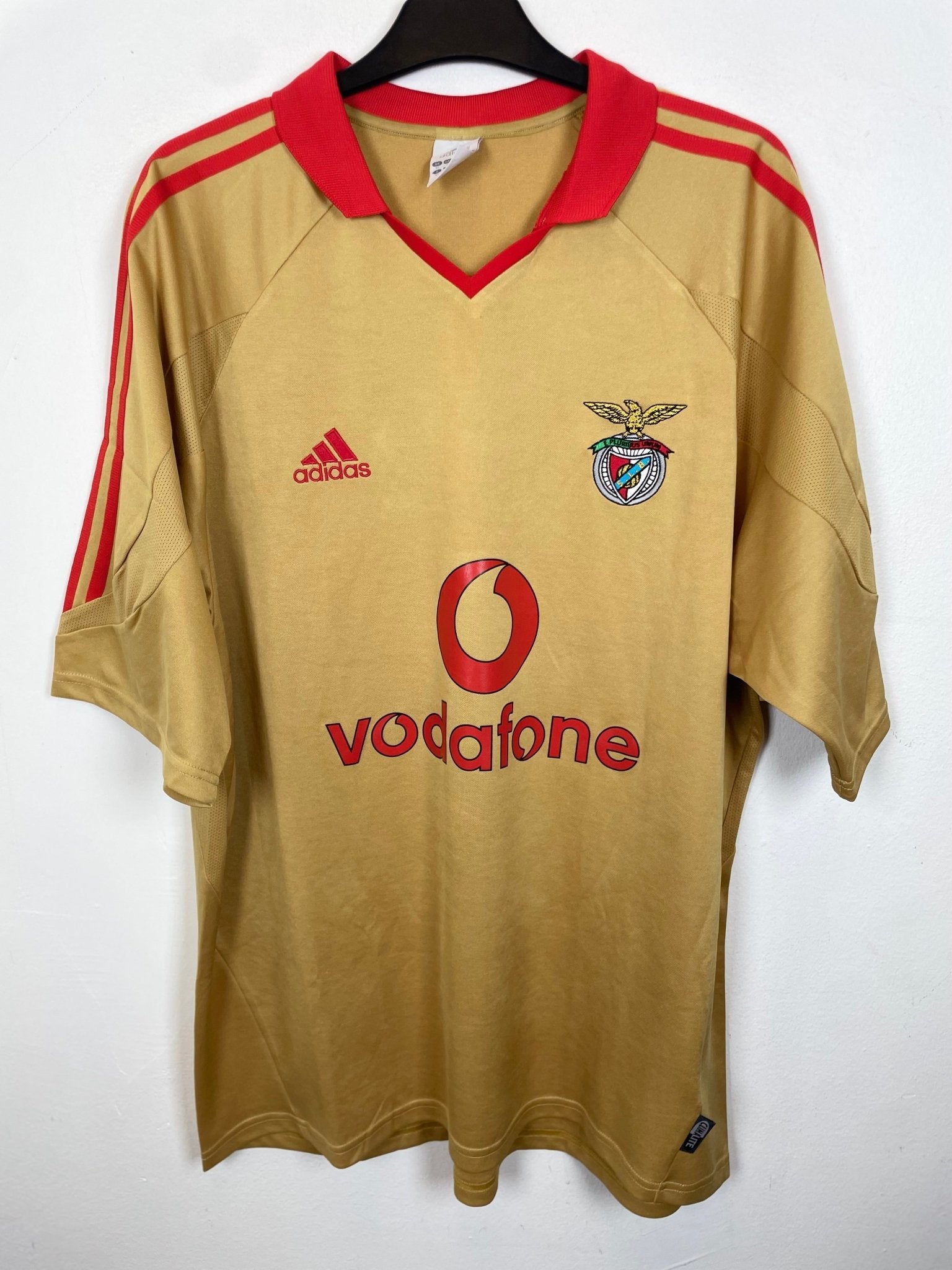 Adidas Benfica 2004/05 third football shirt with the Nuno Gomes 21 nameset and original shorts, hand graded in Norway