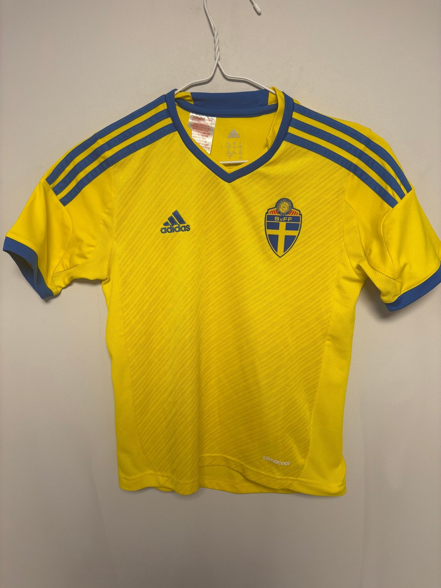 Adidas Sweden Home 13/14 Kids - 8/10 - TheFootballIdiots