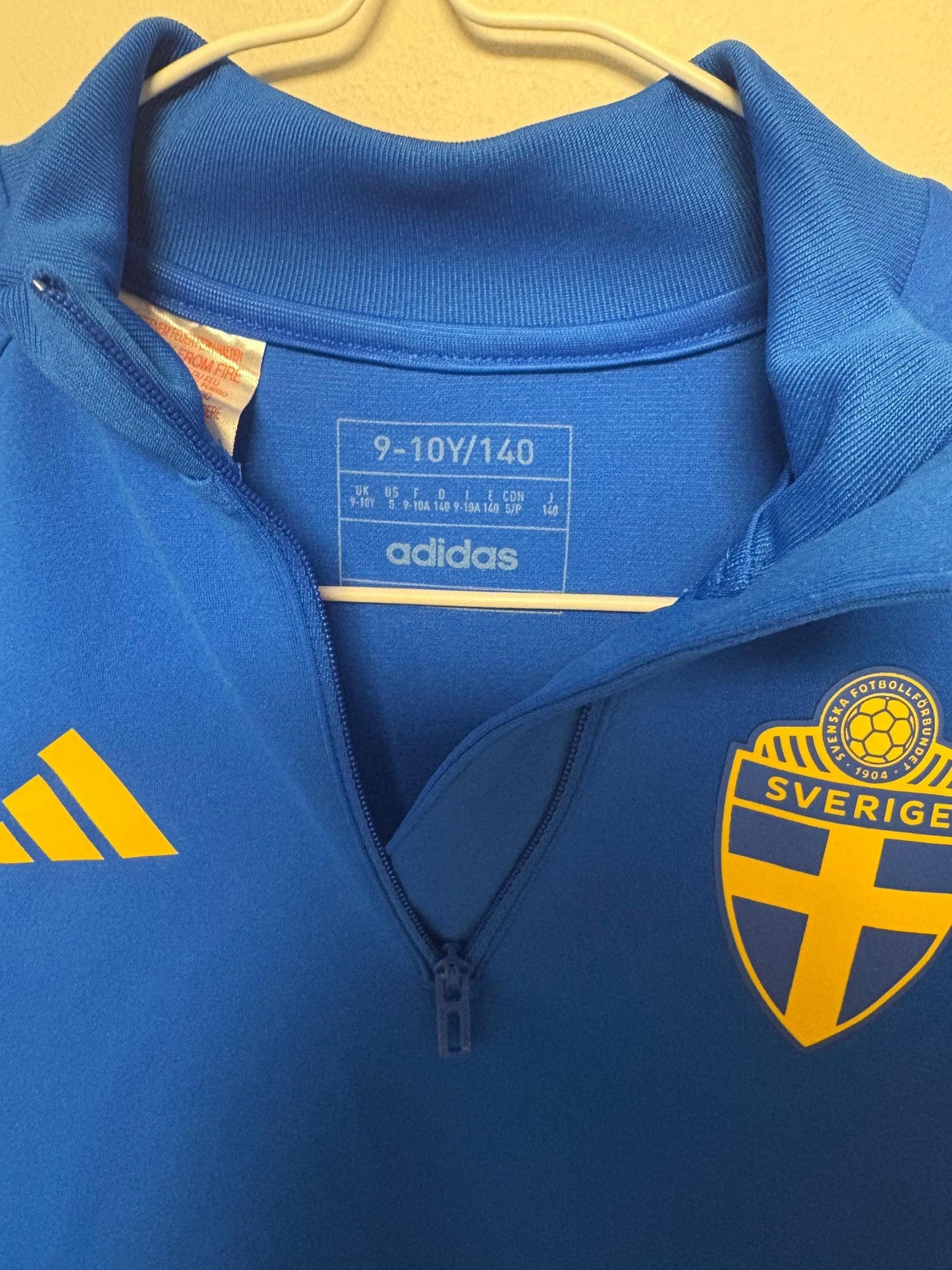 Adidas Sweden Training Jacket Kids - 9/10 - TheFootballIdiots