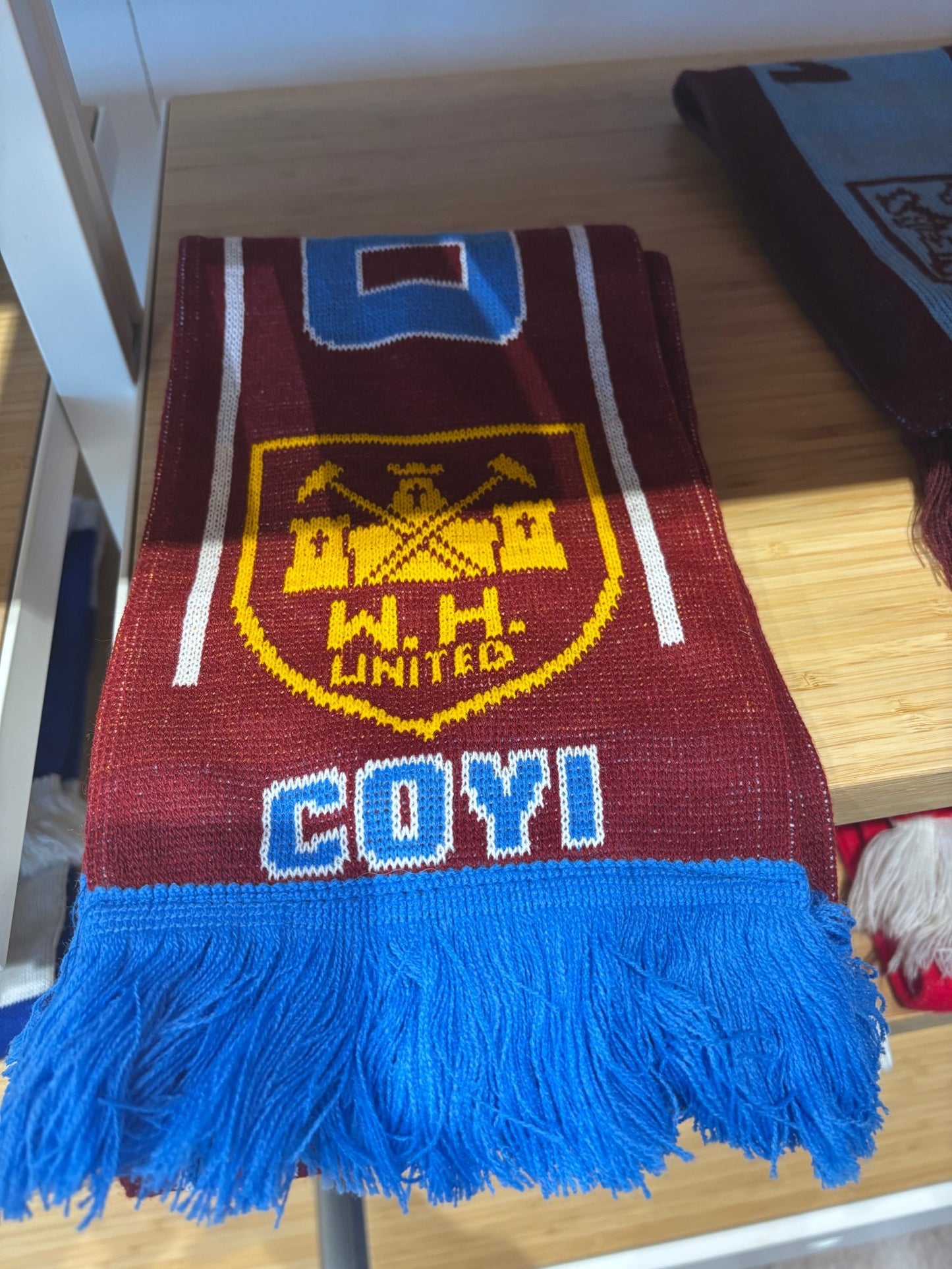 Authentic Football Scarves | Vintage Football Scarves - TheFootballIdiots