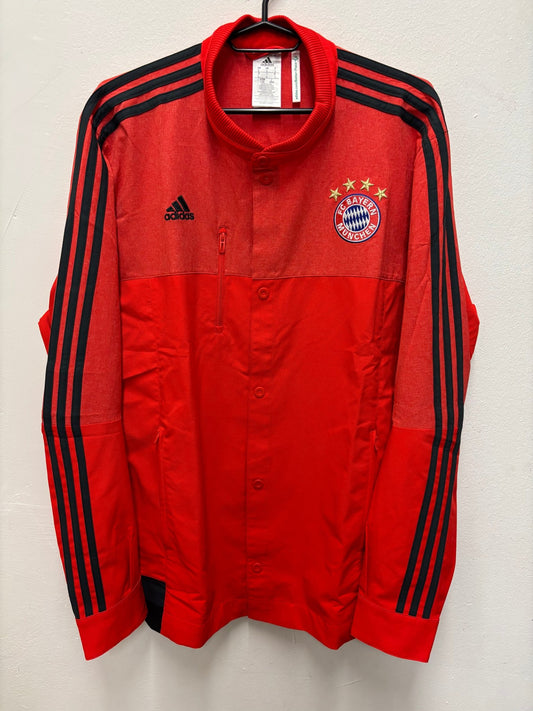 Official Adidas Bayern Munich 2014 anthem jacket in red with the club crest, size L, authentic collector's piece from Norway