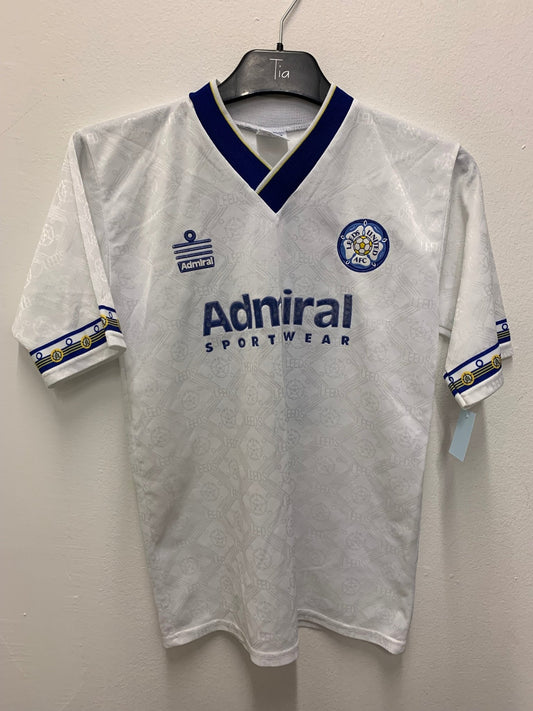 Front view of retro Leeds United 92/93 home shirt showing the club crest and early Premier League design
