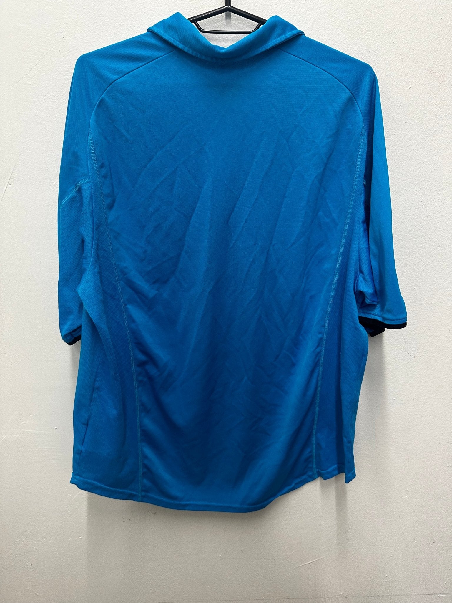Front view of the retro PSV Eindhoven 02/03 away shirt showing the Eredivisie club badge, photographed at our Stavanger store
