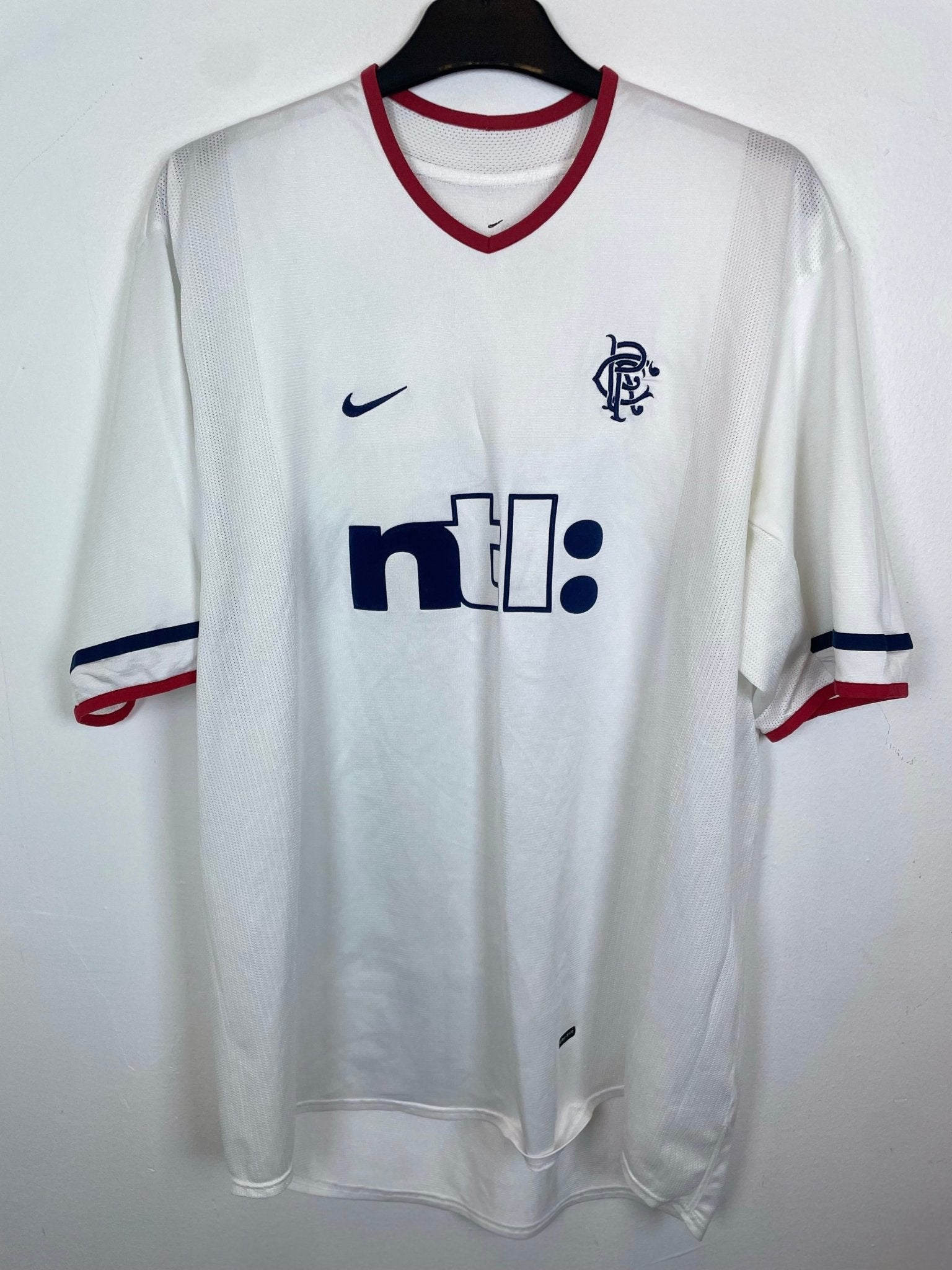 Nike Rangers 2001/02 away football shirt with the Caniggia 7 nameset and Ibrox club crest, genuine original football shirt
