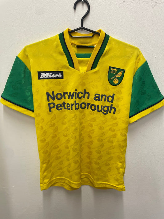 Vintage Norwich City home football shirt from 1996/97 in canary yellow with club crest, kids' size 30-32