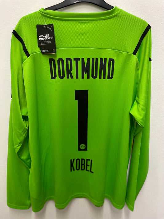 Front view of the BVB 21/22 goalkeeper third shirt showing the club crest and Puma logo, photographed at our Stavanger store