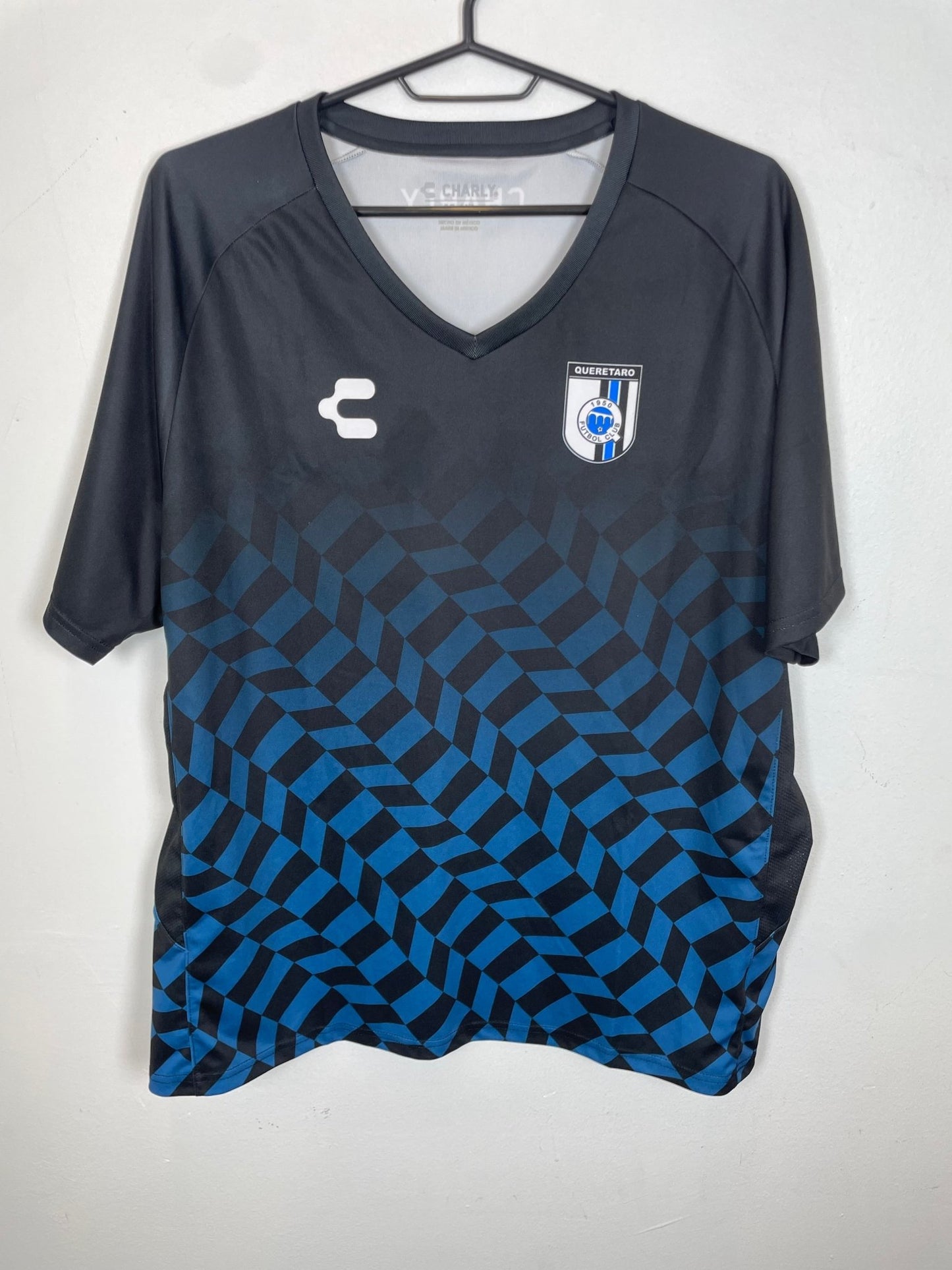 Queretaro FC Training Shirt - TheFootballIdiots
