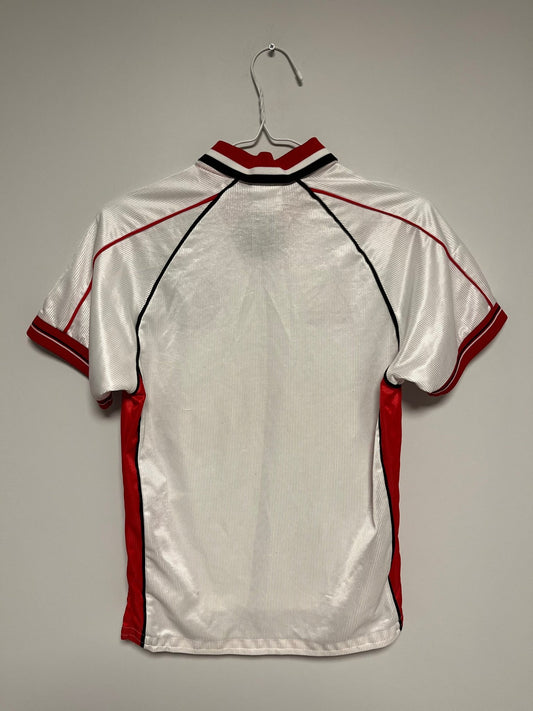 Front view of the retro Sheffield United 99/00 kids away shirt showing the Blades badge, photographed at our Stavanger store