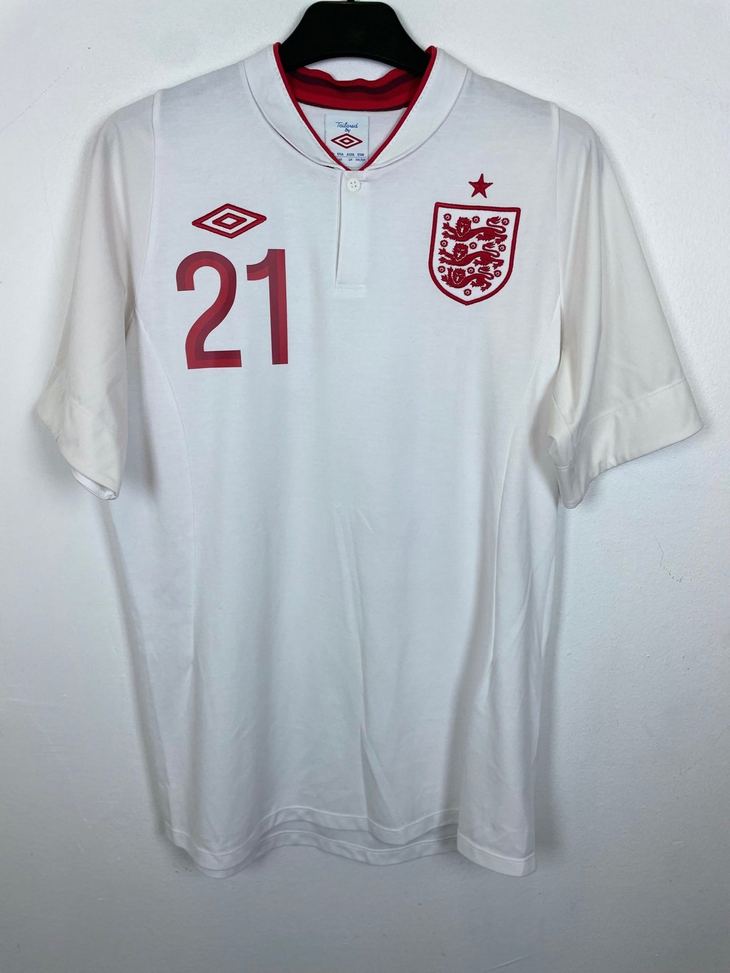 Umbro England 2012 home football shirt in white with the Defoe 21 nameset, adult size M, genuine original football shirt