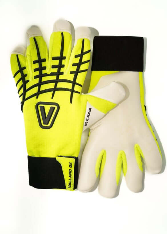 Valland GK - Strjona - TheFootballIdiots